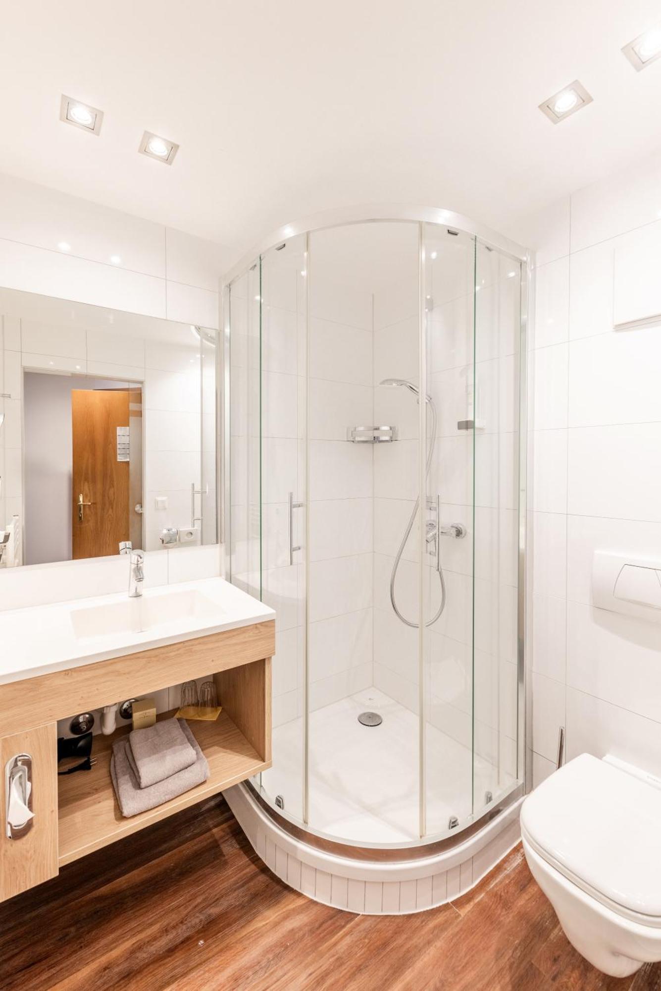 Gastagwirt Hotel Eugendorf Eksteriør billede